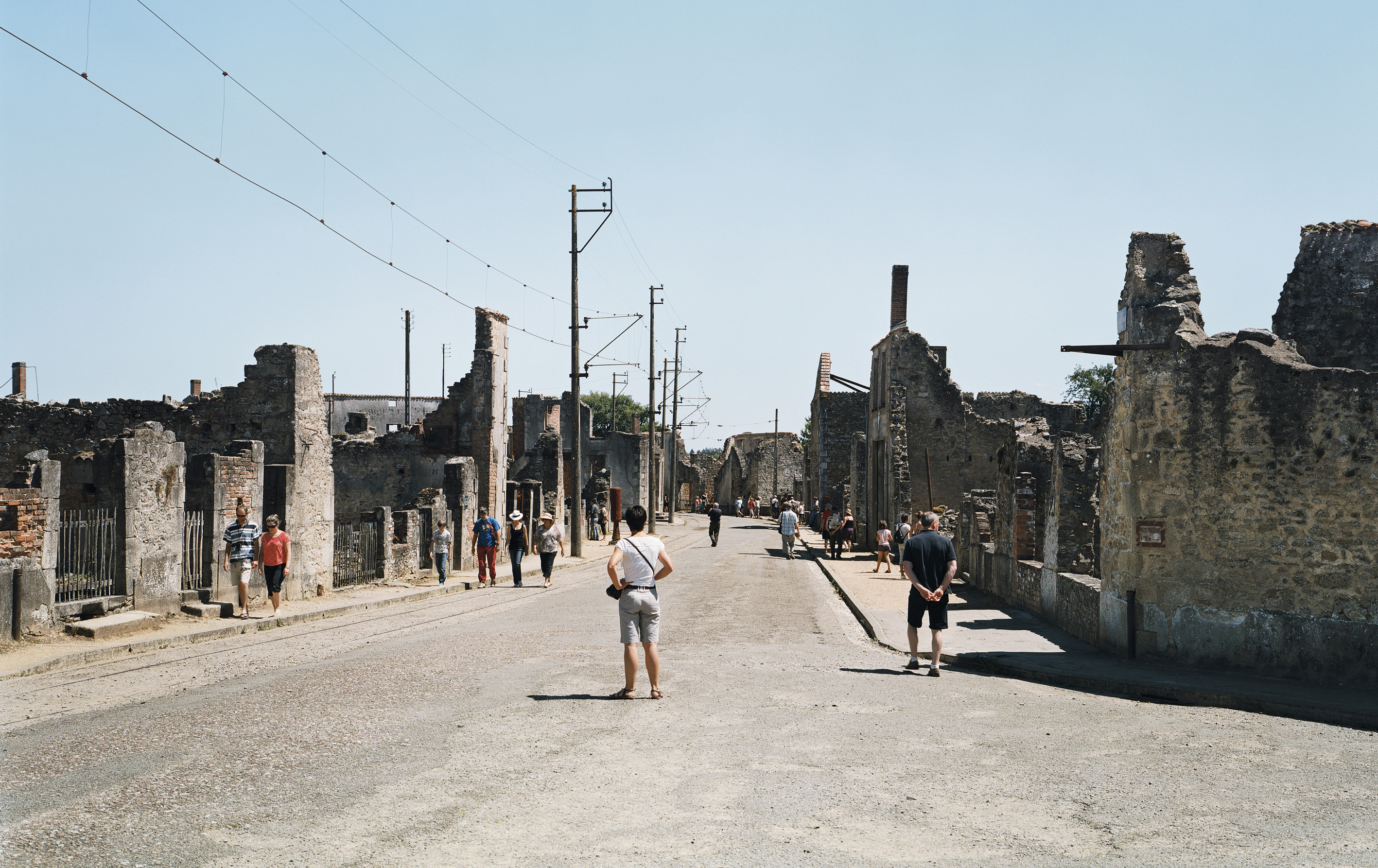 THE MARTYR VILLAGE OF ORADOUR-SUR-GLANE, MAIN STREET.jpg (3.35 MB)